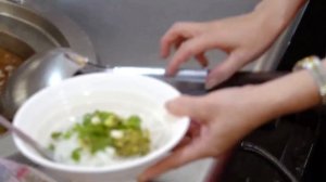 7 Taiwanese Special Street Food In Taoyuan / 7 種桃園特色美食大合集！秒殺炸雞炒飯餐車、眷村手工米干、共匪餅、胡椒蔥餅夾蛋、巨大拿破崙派、麥芽花生糖