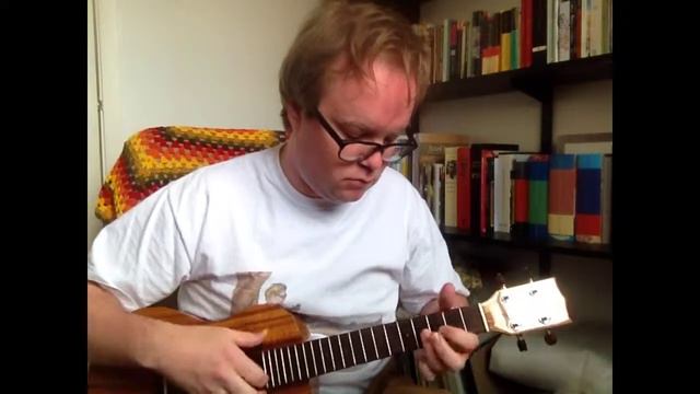 Tiny bit of Bb blues in C by Lyle Ritz. Big Island Tenor. смотреть онлайн