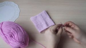 Шапочка с цветком для куклы