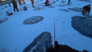 Первый лед открытие! Отличный клев форели! Попали на раздачу!