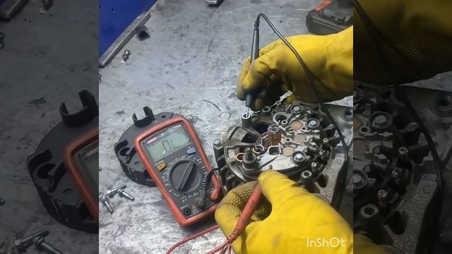 РЕМОНТ ГЕНЕРАТОРА - ШКОДА РАПИД, РАЗРЯЖАЕТ АККУМУЛЯТОР ЗА НОЧЬ. смотреть онлайн