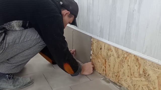 Приклеивание плитки к дереву