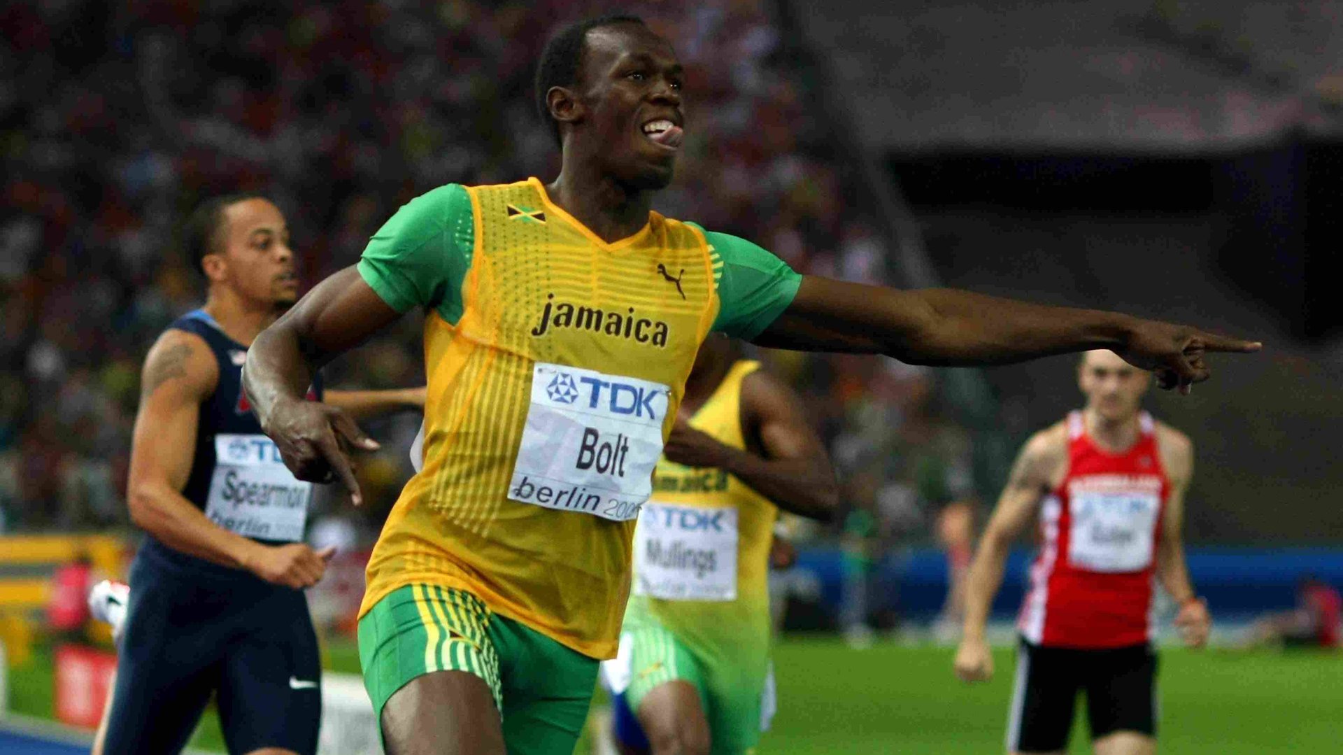 Мировой рекорд Усейна Болта на 200 метров | Usain Bolt's 200m World Record | Berlin 2009 смотреть онлайн