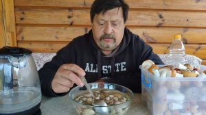 ГРИБЫ СЫРОЕЖКИ И КУРОЧКИ // Как закатать самые вкусные грибы на зиму ? Рецепт