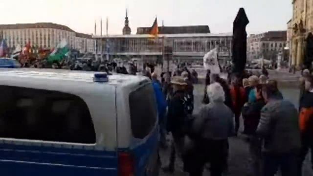 08.04.2019 Pegida live vom Altmarkt Dresden смотреть онлайн