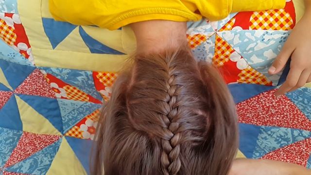 Французская коса вниз головой // French braid upside down смотреть онлайн