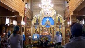 Чашу спасения прииму ...( поёт церковный хор)