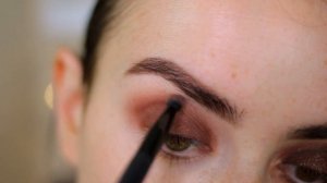 ДЫМЧАТЫЙ ОСЕННИЙ МАКИЯЖ + ВЫРАЗИТЕЛЬНЫЕ ГЛАЗА/ Пошаговый урок макияжа для новичков