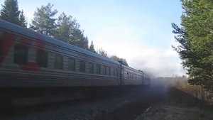 2ТЭ10УТК с пассажирским пускает "Медведя"