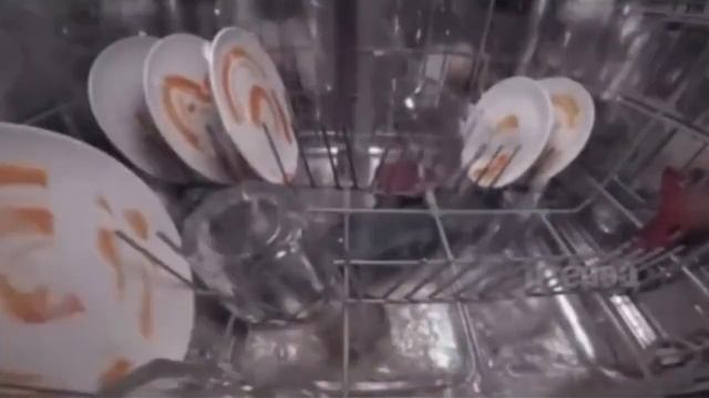 посудомойка жёстко моет посуду под дабстеп смотреть онлайн