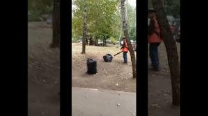 Уборка листьев воздуходувкой на работе! Легко и быстро