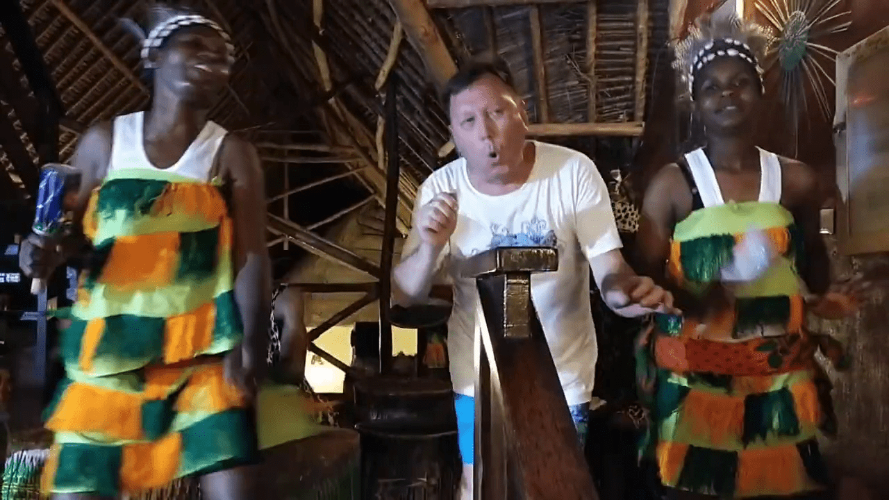 Андрей не скучный.mp4 смотреть онлайн