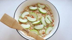 Квашеная капуста с яблоками