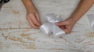 Пышный бант на елку
