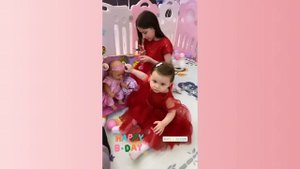 День Рождения Амелии. /Вики Шоу