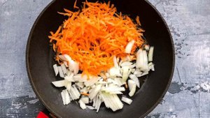 Капуста тушеная с баклажаном и кабачком