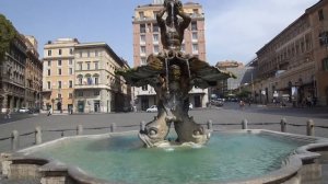 Triton Fountain in Barberini Square [Italy 2011 Videos 18/45]