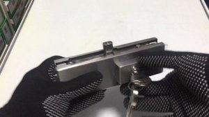Замок угловой с круглым ригелем S-150R SS