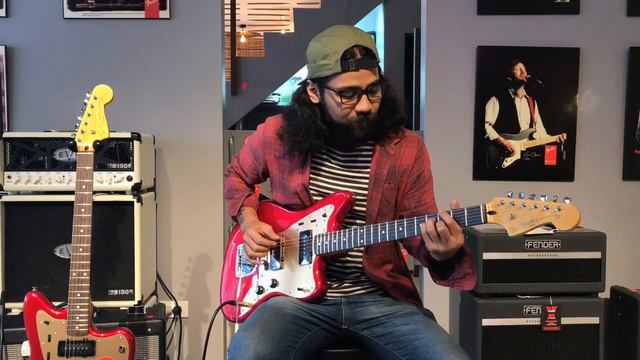 Squier Deluxe Jazzmaster смотреть онлайн