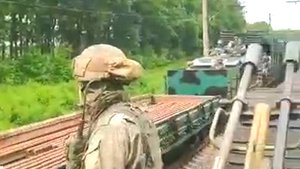 На Украине появился российский бронепоезд «Отважных»