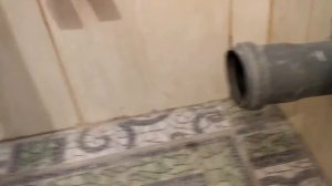 как высверлить отверстие в кухонном шкафчике под канализацию