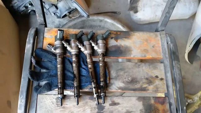 KIA Sportage 2.0crdi снимаю форсунки смотреть онлайн