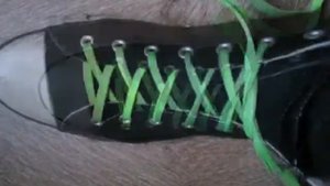 Самозавязывающиеся шнурки