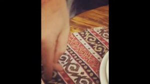 Как ходят Девушки и парни за ними!