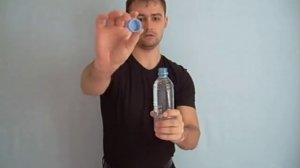 монета в бутылку с водой www.bottle.100devok.ru