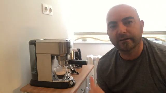 DeLonghi EC680 Dedica ile Lezzetli Bir Americano vs. Long Coffee смотреть онлайн