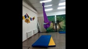 ТРЕНИРОВКА/ВОЗДУШНЫЕ ПОЛОТНА/Я УПАЛА? / Я СЛОМАЛА РУКУ????????