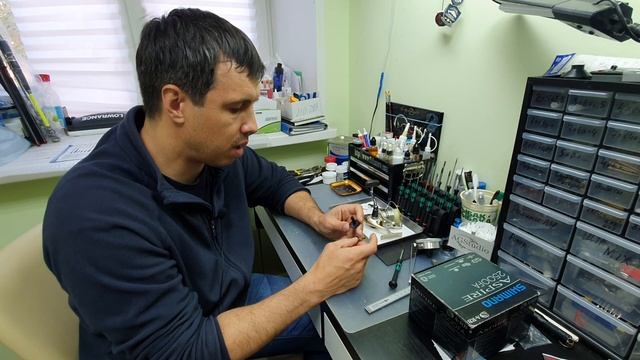 Восстановление старой катушки. Сколько стоит, и стоит ли?? Shimano Aspire 2500FA смотреть онлайн