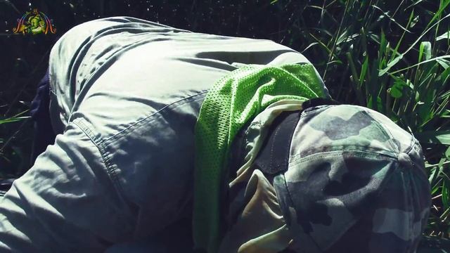 КАК ВЕРНУТЬСЯ В ЛОДКУ, если вы свалились в ВОДУ. смотреть онлайн