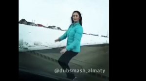ТАДЖИКСКИЕ ПРИКОЛЫ ДЕВУШКИ КЛАССНО ТАНЦУЕТ И ПОЁТ