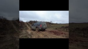 Nissan Pathfinder в грязи #shorts