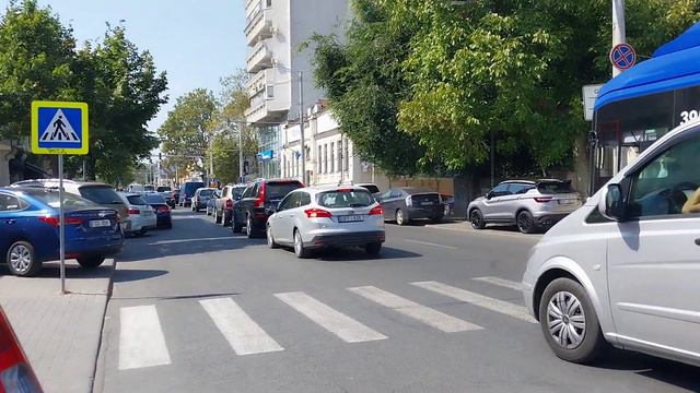 Молдова.Кишинёв.Разрушеные дома в центре города.