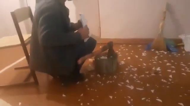 Такое возможно только у нас! В поселке Аулы Днепропетровской области решили не мучиться с бюллетням смотреть онлайн