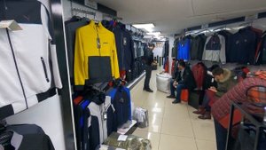 СПОРТИВНЫЕ КОСТЮМЫ ОПТОМ ИЗ ТУРЦИИ / КУРТКИ / БРЕНДОВАЯ ОДЕЖДА