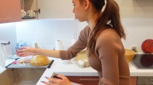 Первый РАЗ НОЧУЮ у БАБУШКИ? НЕ Даю СПАТЬ ВСЮ Ночь?