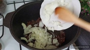 Суп из говядины и горохом нутом. Очень вкусный домашний суп !