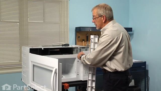 Microwave Repair- Replacing the Vent Grille (Whirlpool Part # W10269471 & W10259625) смотреть онлайн