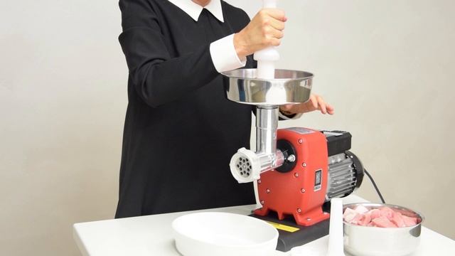 Электрическая мясорубка NEW OMRA TC5 электромясорубка итальянская