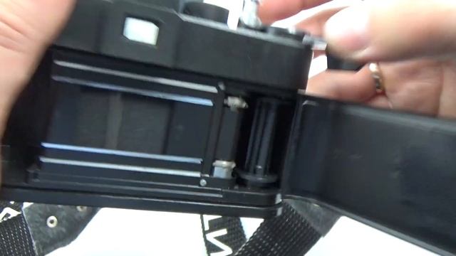 ZENIT ET USSR Russian 35 mm SLR Film Camera M42 mount body only + case #9311455 смотреть онлайн