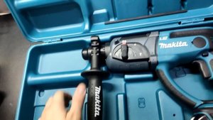 Аккумуляторный перфоратор Makita DHR202RF Тест: сверлим бордюр. Перф за 9 т. рублей