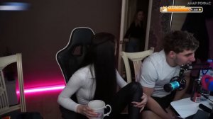 АНАР ПОЗВАЛ МАЛЫШЕК ДОМОЙ | ФЛИРТ С ОГРОМ | НАРЕЗКА СТРИМА ANARABDULLAEV