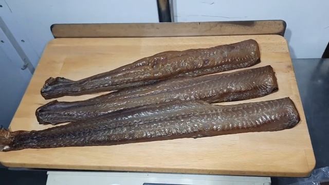 Мраморный сом, реализация готовой продукции. Холодное и горячее копчение рыбы. #мраморныйсом #узв смотреть онлайн