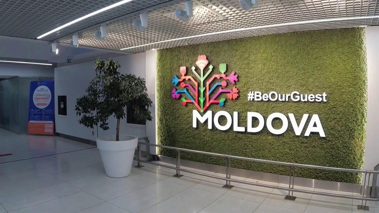 Кишинев выслал сотрудника посольства РФ, еще у двоих отобрали диппропуска в аэропорт