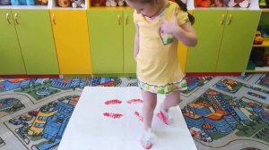 Нетрадиционная техника рисования ножками! #BerryKids