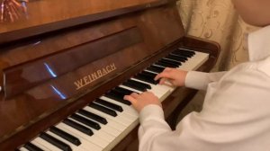 Vasya. Гамма ми минор мелодическая в 4 октавы.