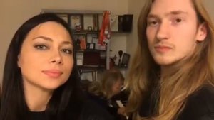 Настасья Самбурская целуется с женихом